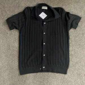 New with tags American eagle button down tee sweater material